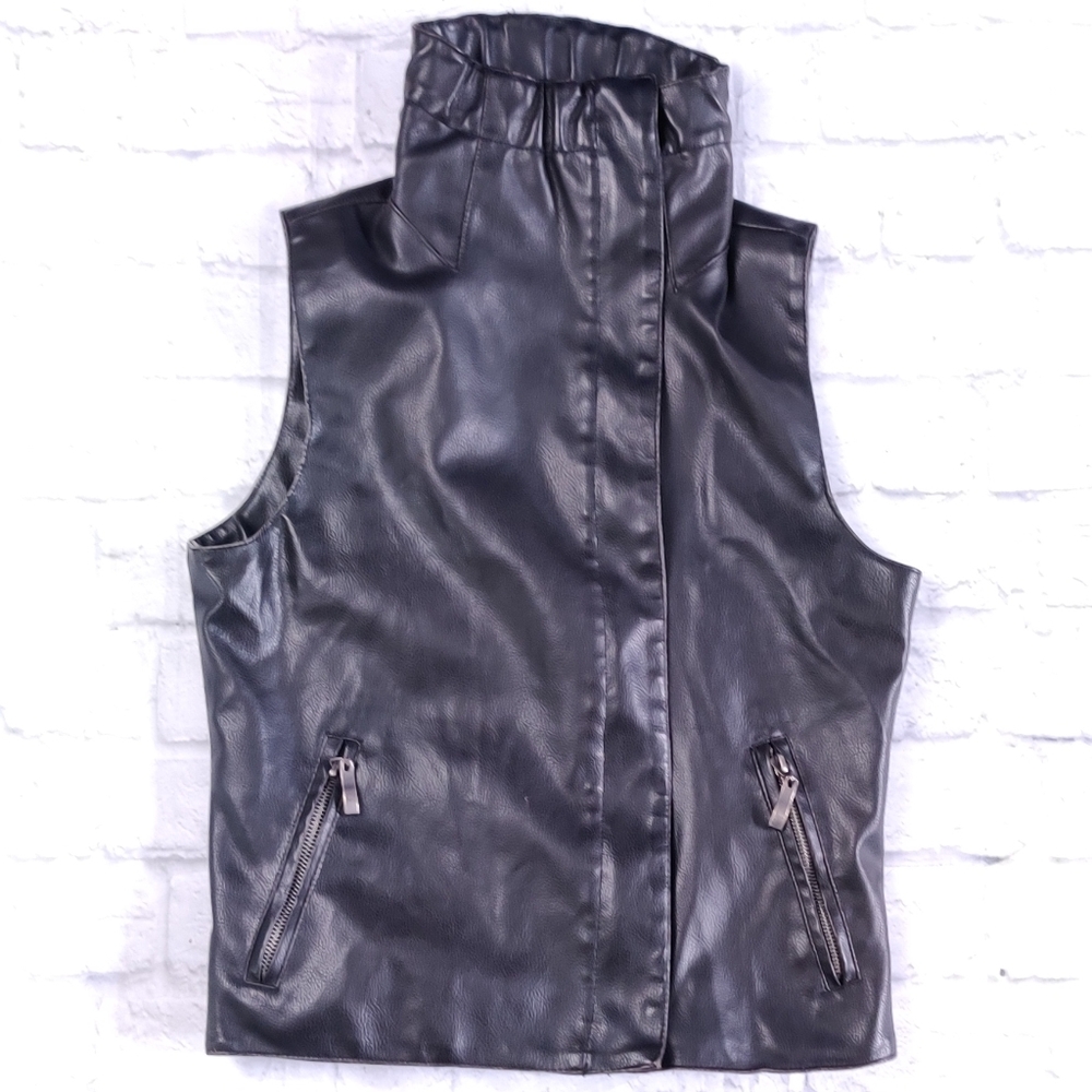 Vest - Moda International Leather Vest - Picture 6 of 12